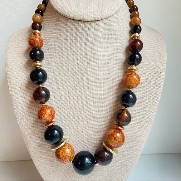 Graduated round beaded lucite necklace in brown black tan with metal spacers - Picture 1 of 8